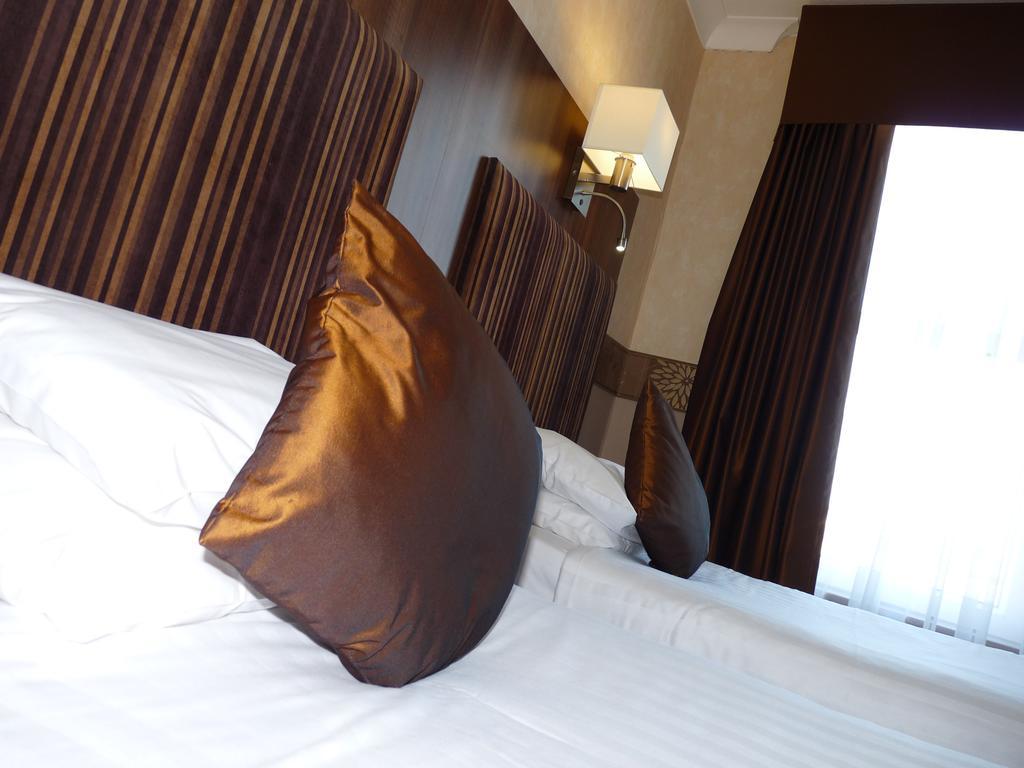 The Park Hotel Данун Екстериор снимка
