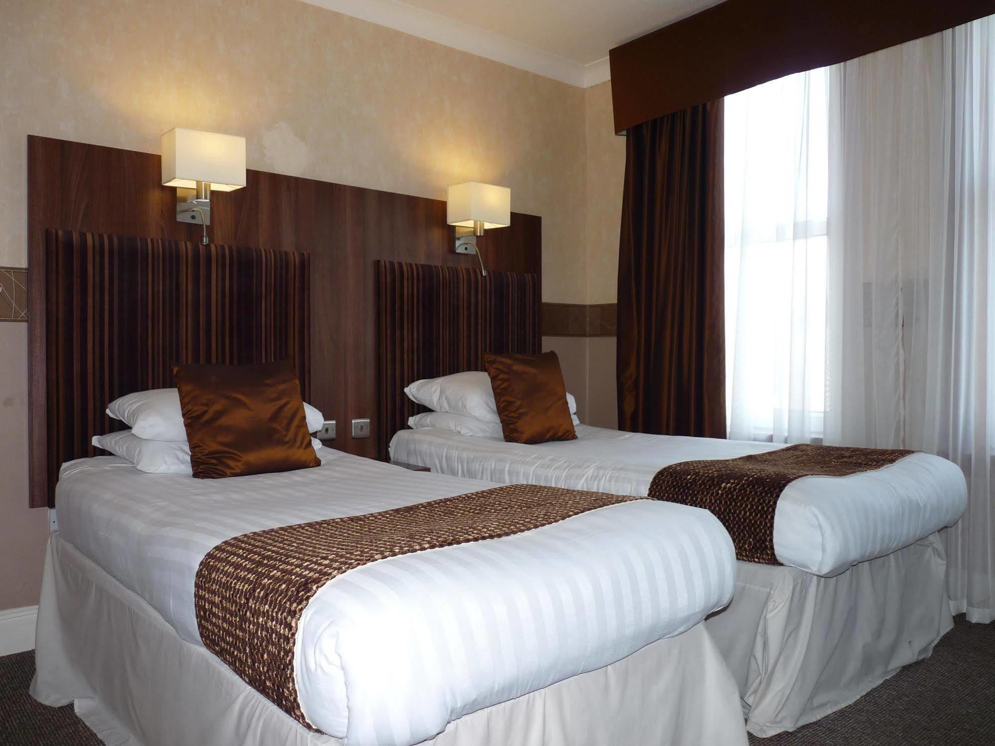 The Park Hotel Данун Екстериор снимка