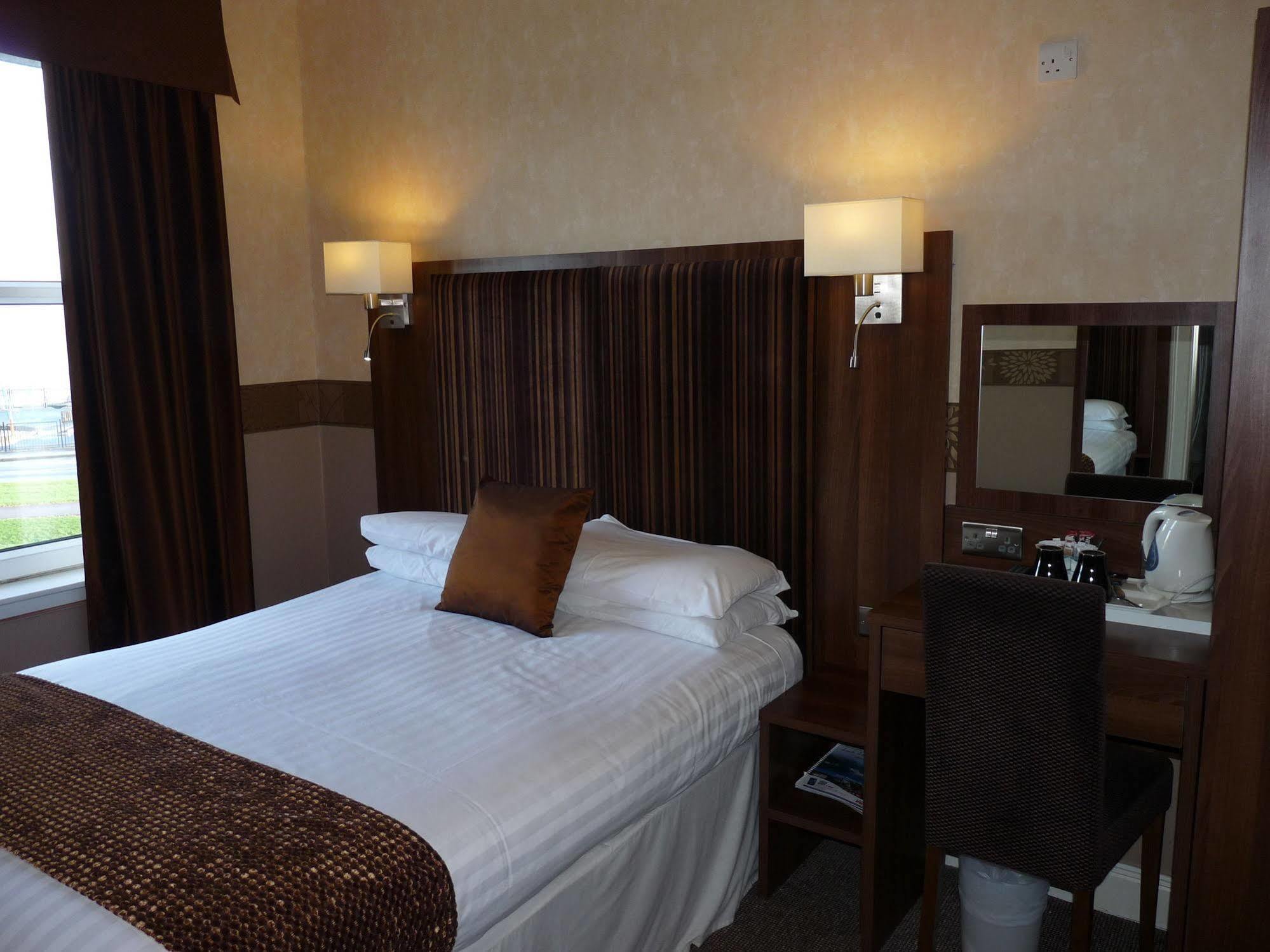 The Park Hotel Данун Екстериор снимка